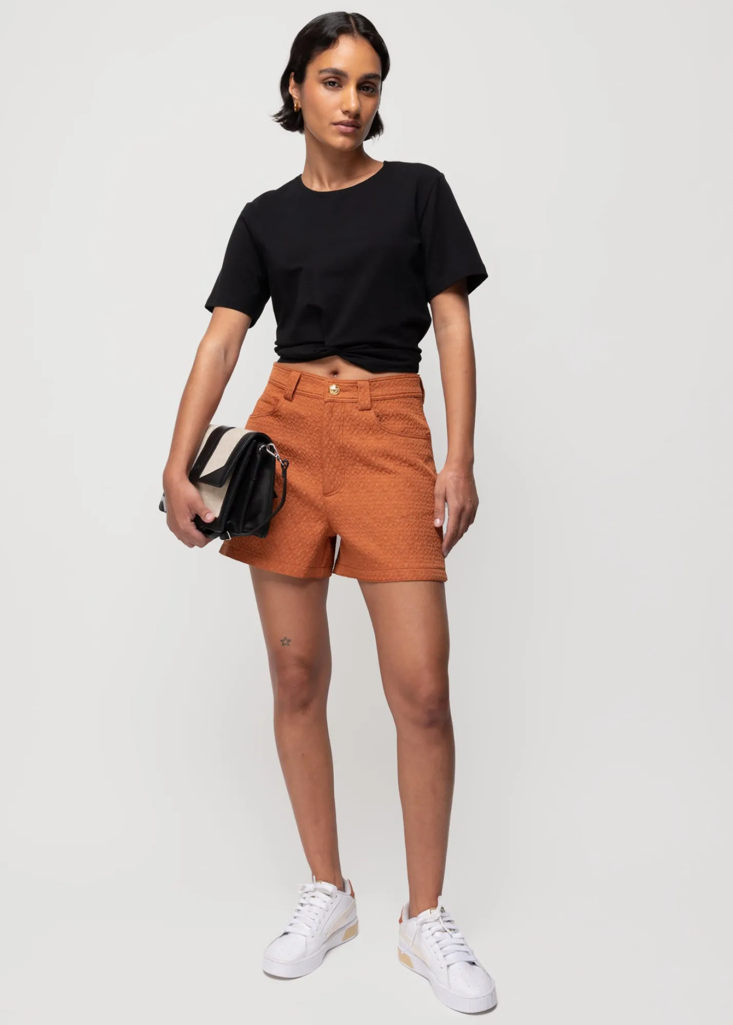 Cropped Shirt Met Knoopdetail*Vanilia Best