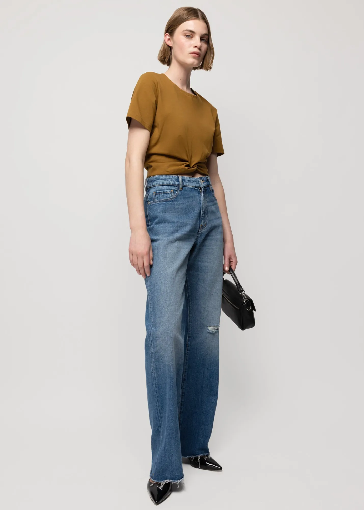 cropped_shirt_met_knoopdetail_2.webp Cropped Shirt Met Knoopdetail*Vanilia Clearance