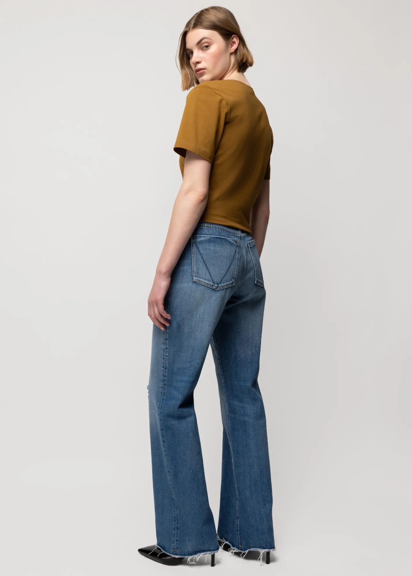 cropped_shirt_met_knoopdetail_4.webp Cropped Shirt Met Knoopdetail*Vanilia Clearance