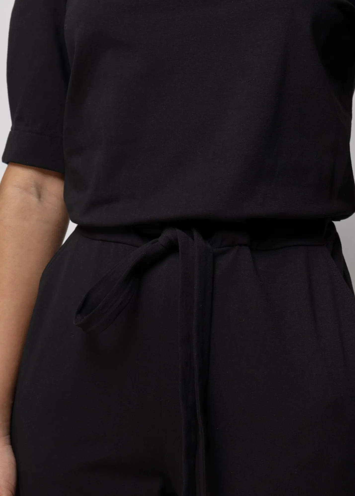 katoenen_jumpsuit_met_vierkante_hals_4.webp Katoenen Jumpsuit Met Vierkante Hals*Vanilia Store