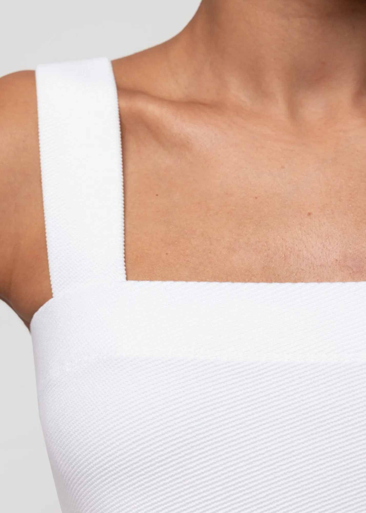 rib_top_met_vierkante_hals_3-1.webp Rib Top Met Vierkante Hals*Vanilia Shop