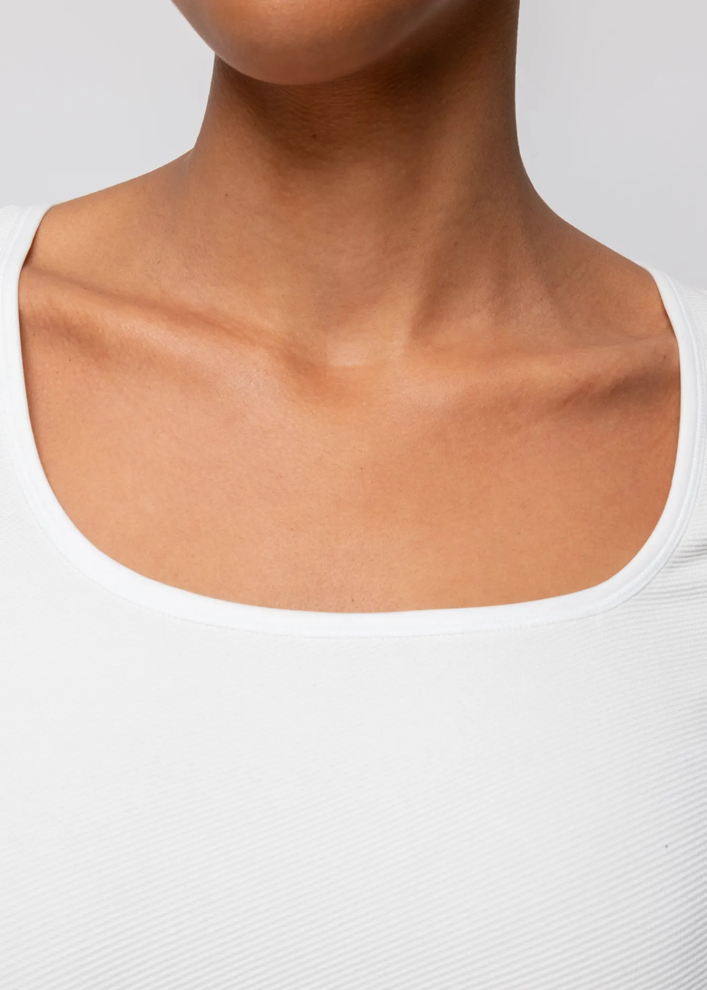 rib_top_met_vierkante_hals_3.webp Rib Top Met Vierkante Hals*Vanilia Flash Sale
