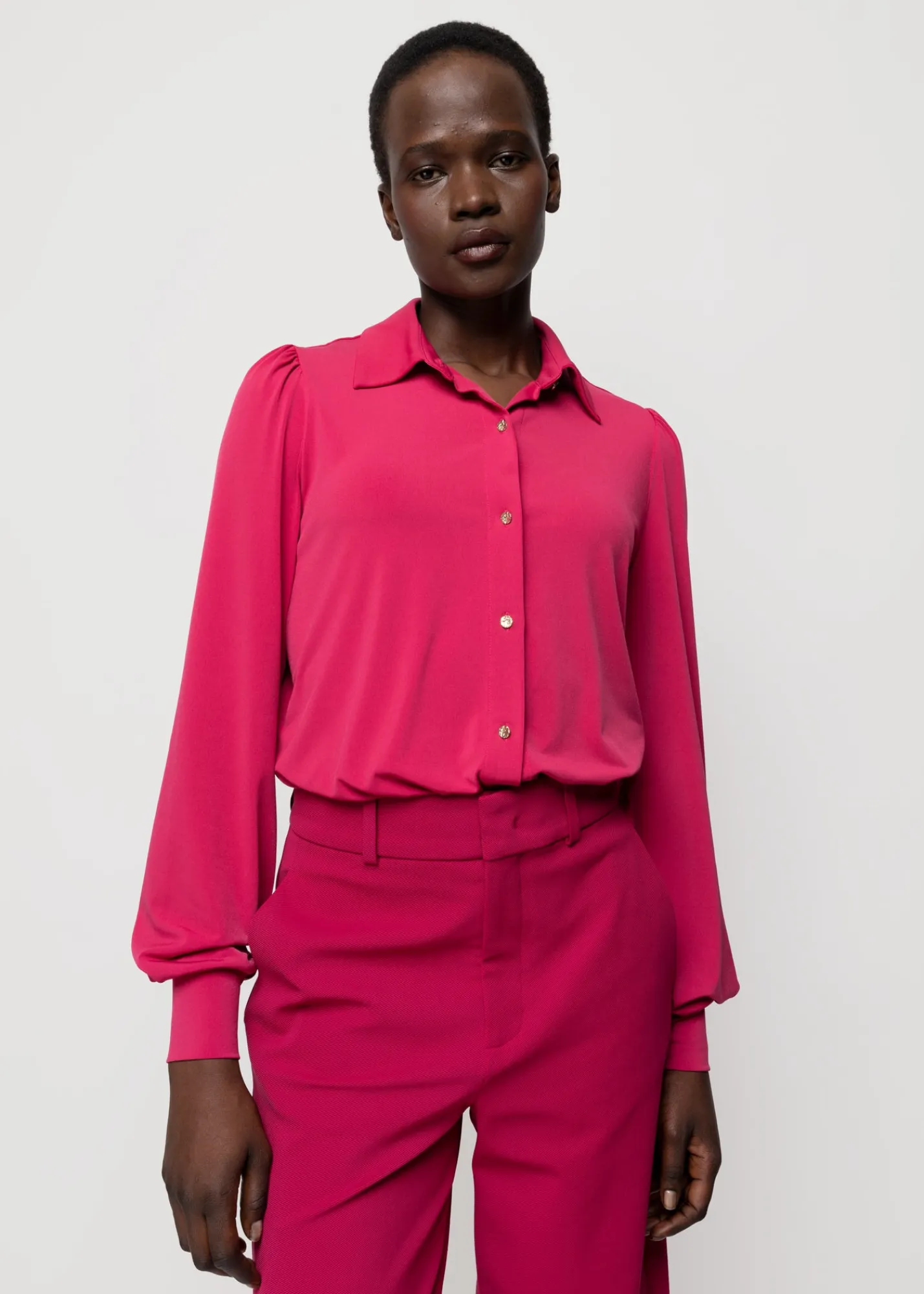 tricot_blouse_met_luxe_knopen_4.webp Tricot Blouse Met Luxe Knopen*Vanilia Store