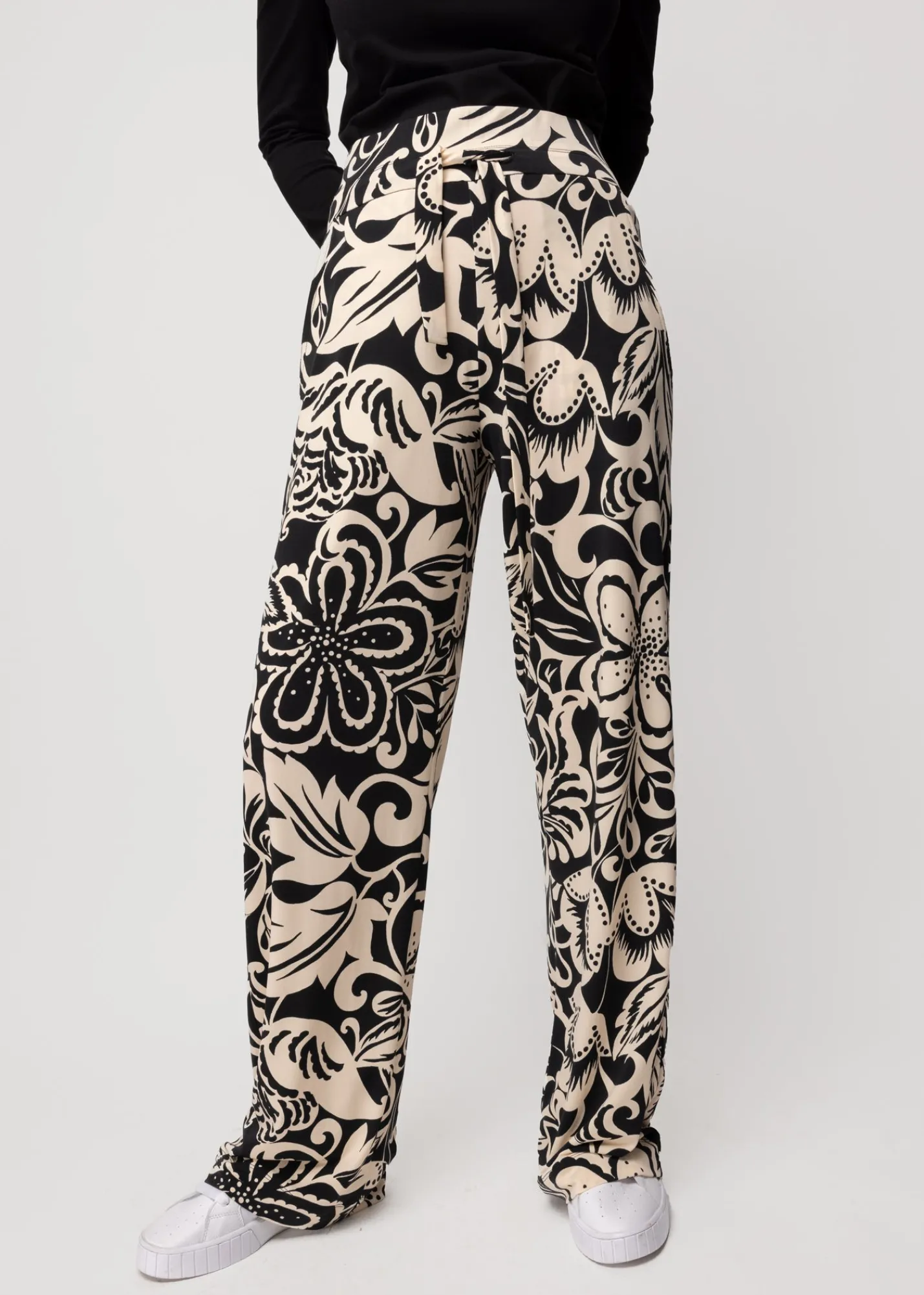 tricot_broek_met_bloemenprint_3.webp Tricot Broek Met Bloemenprint*Vanilia Shop
