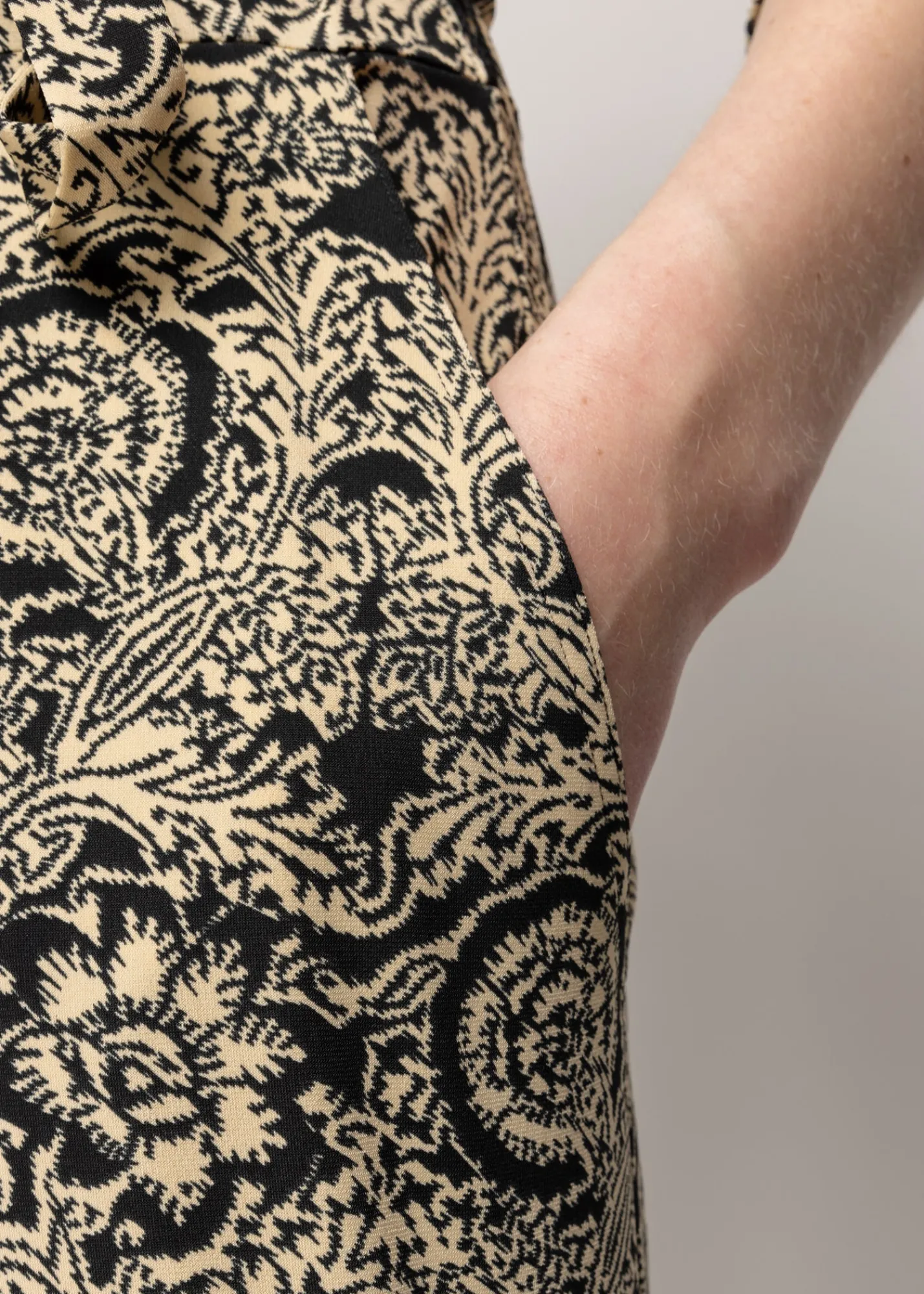 tricot_jumpsuit_met_ikat_print_4.webp Tricot Jumpsuit Met Ikat Print*Vanilia Shop