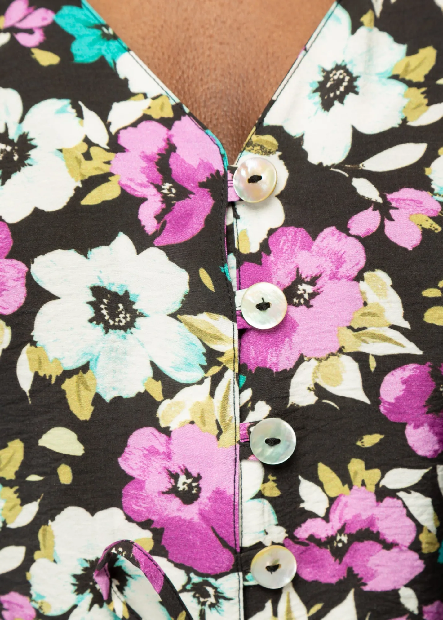 viscose_jurk_met_bloemen_3.webp Viscose Jurk Met Bloemen*Vanilia Best
