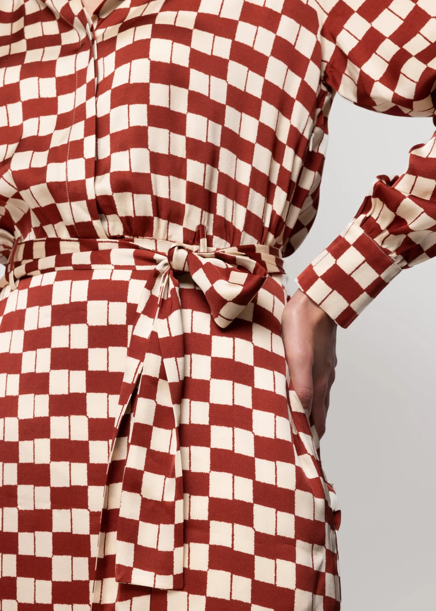 viscose_midi_jurk_met_blok_print_2.webp Viscose Midi Jurk Met Blok Print*Vanilia Best