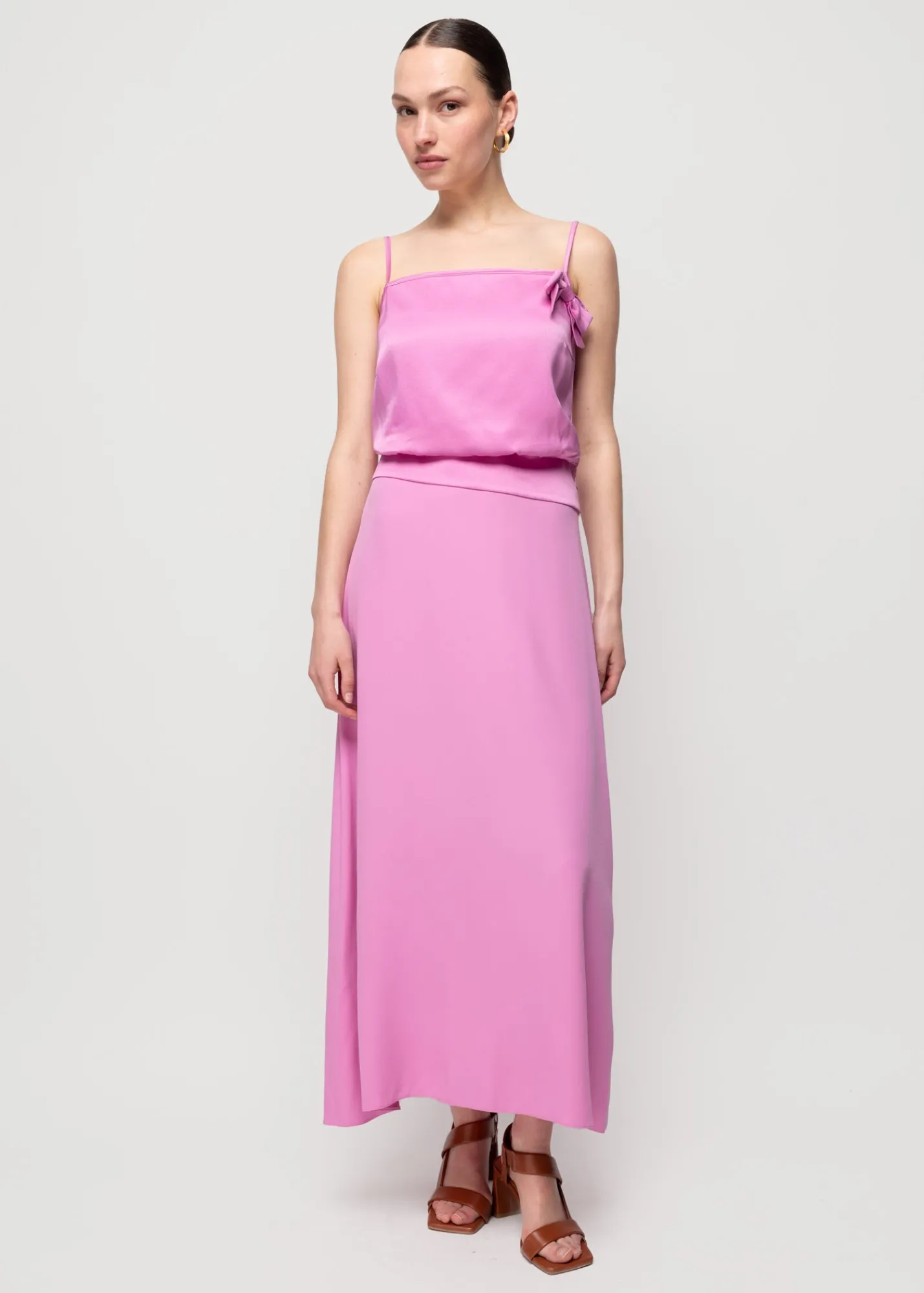 viscose_midi_rok_3-1.webp Viscose Midi Rok*Vanilia Sale