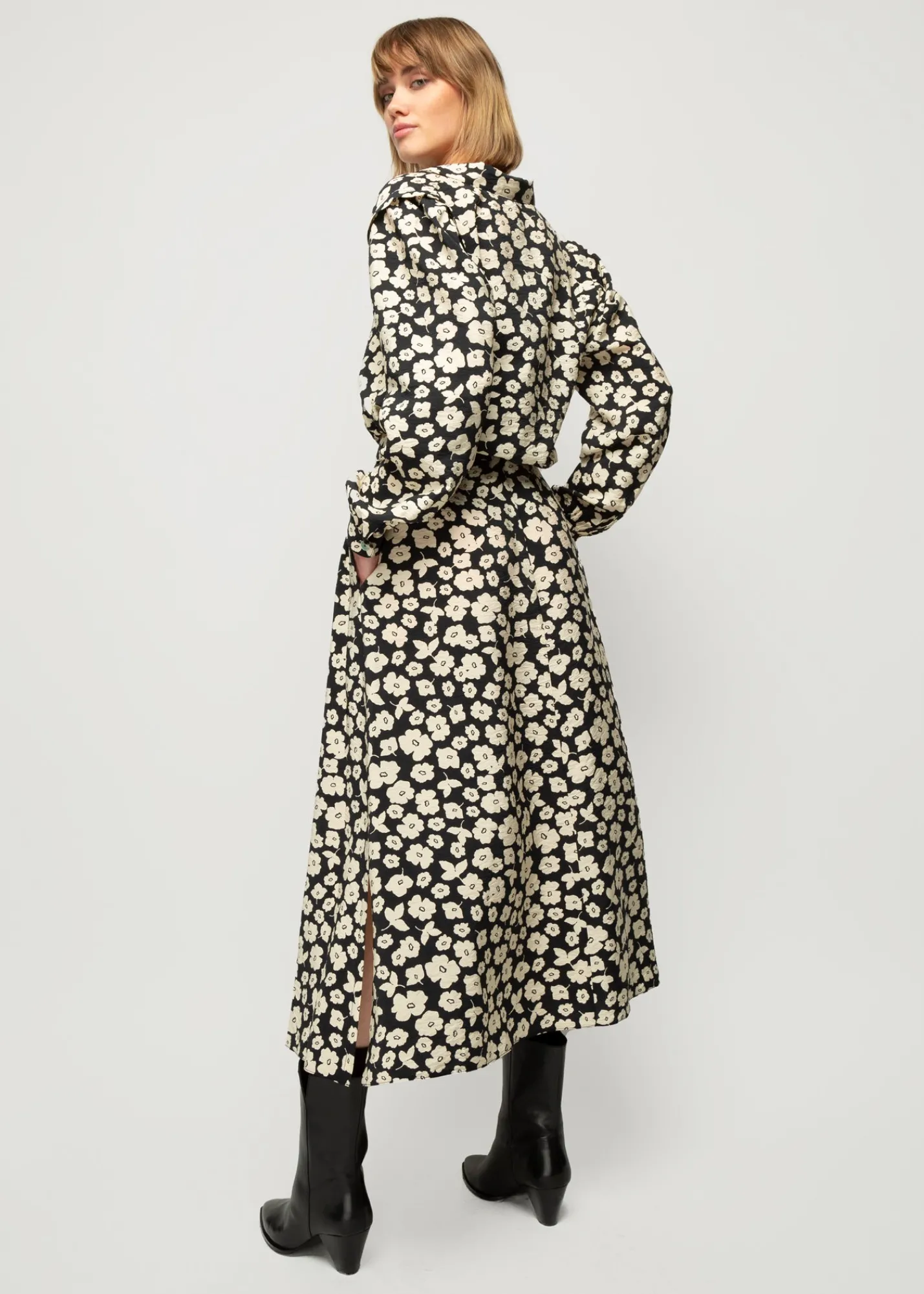 viscose_midi_rok_met_bloemenprint_2.webp Viscose Midi Rok Met Bloemenprint*Vanilia Store